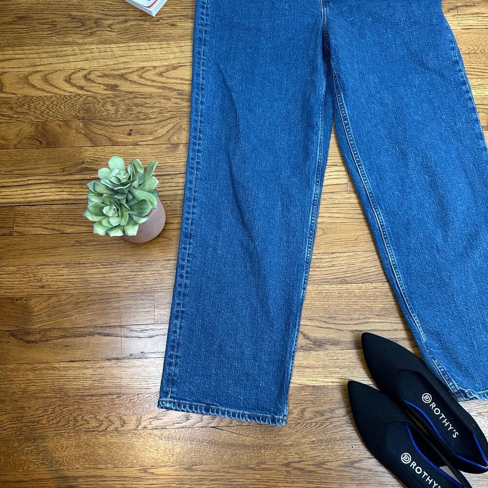 Universal Thread Highest Straight Button Front Medium Wash Jeans - Picture 2 of 7